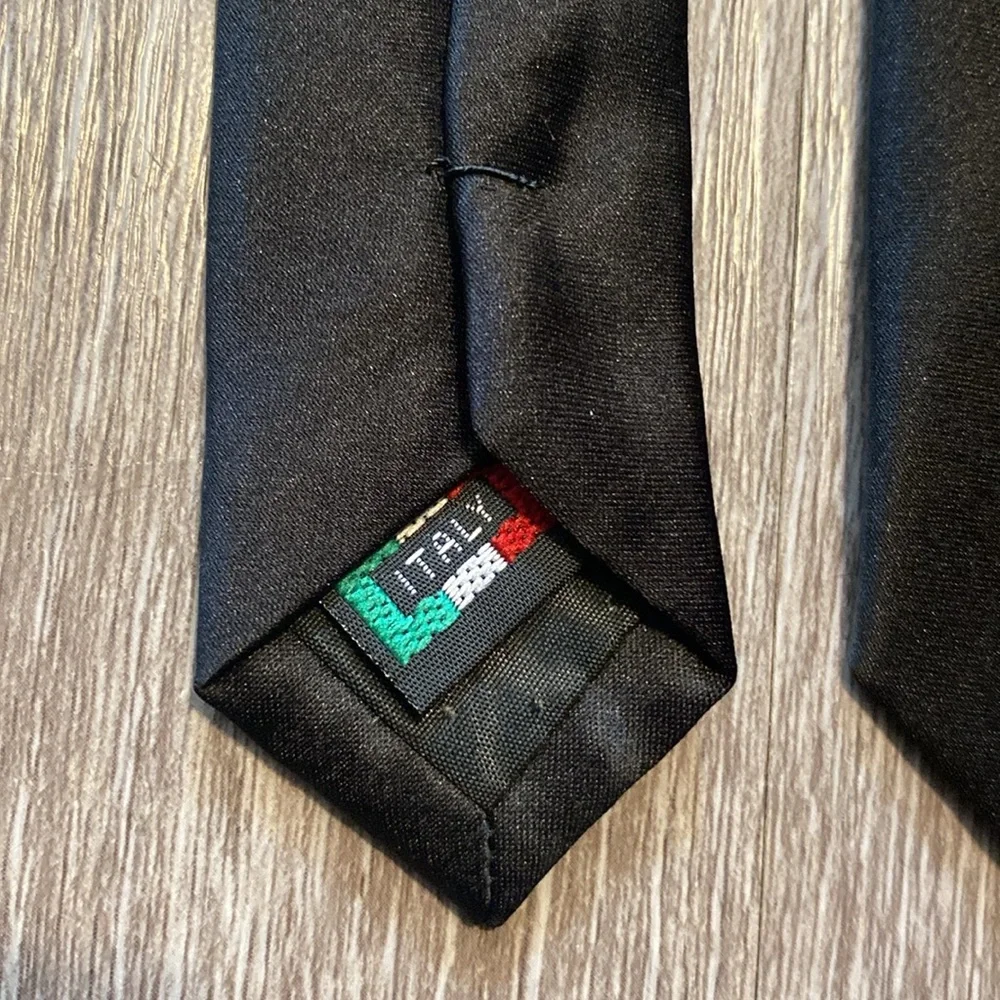 Brand Q Elegant Black Necktie